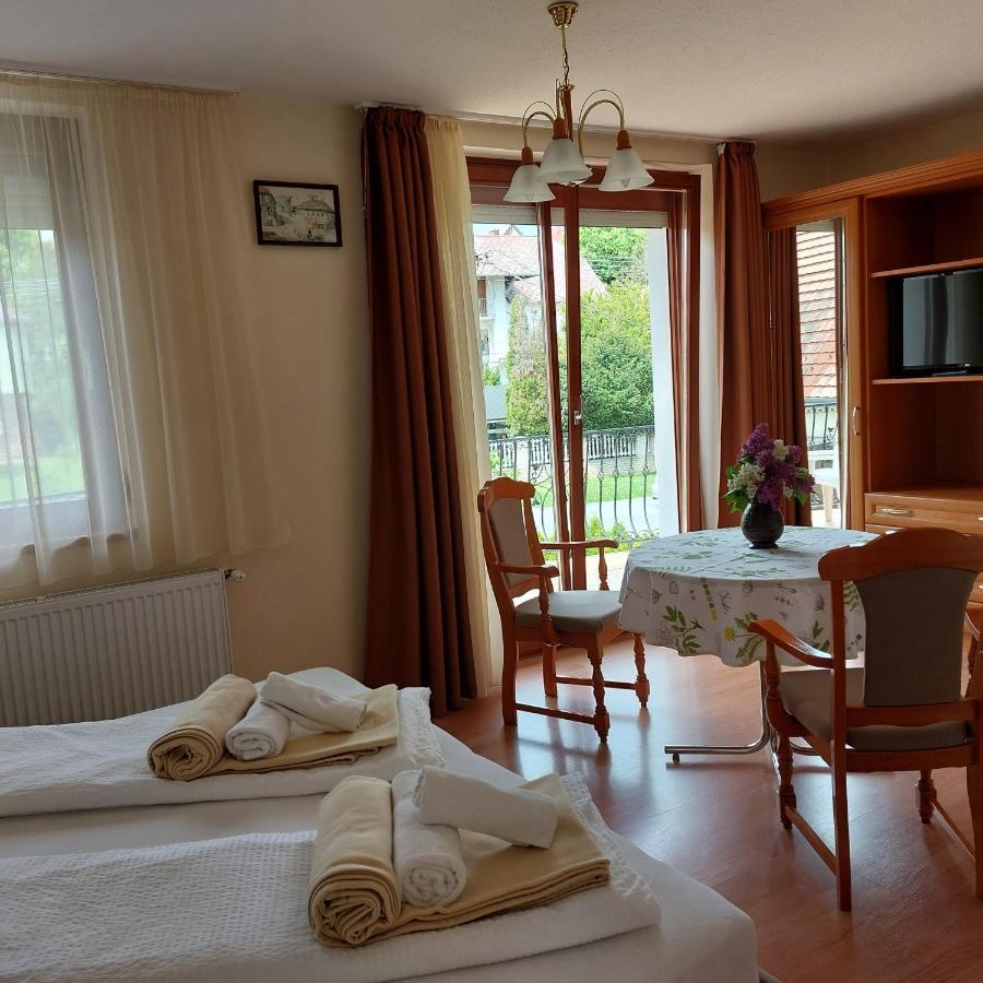 Erika Apartmanhazak Hévíz المظهر الخارجي الصورة
