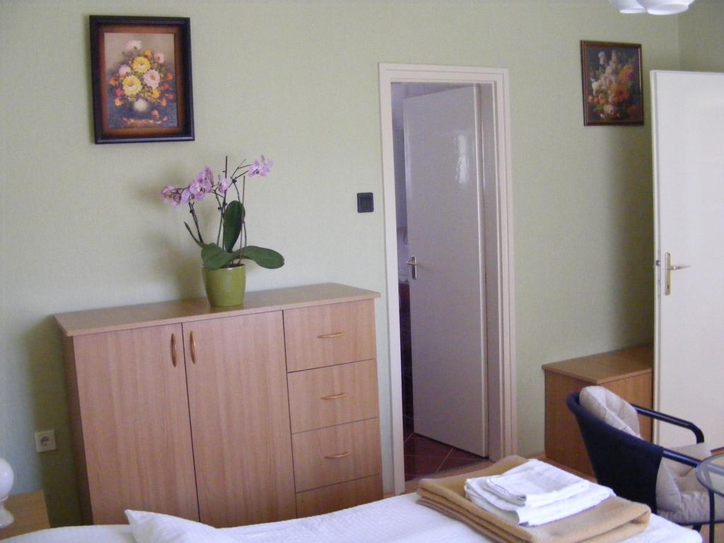 Erika Apartmanhazak Hévíz المظهر الخارجي الصورة