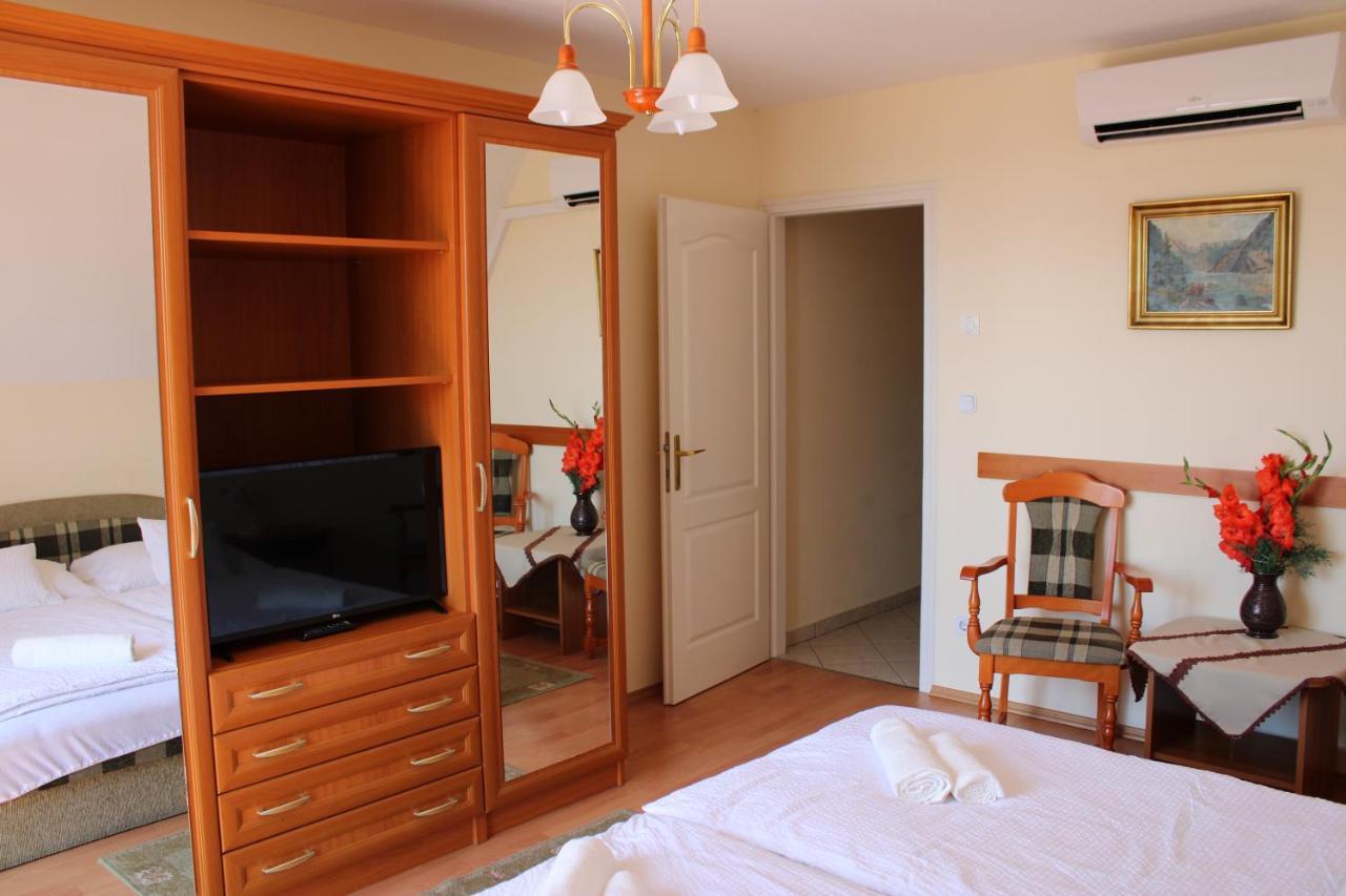 Erika Apartmanhazak Hévíz المظهر الخارجي الصورة