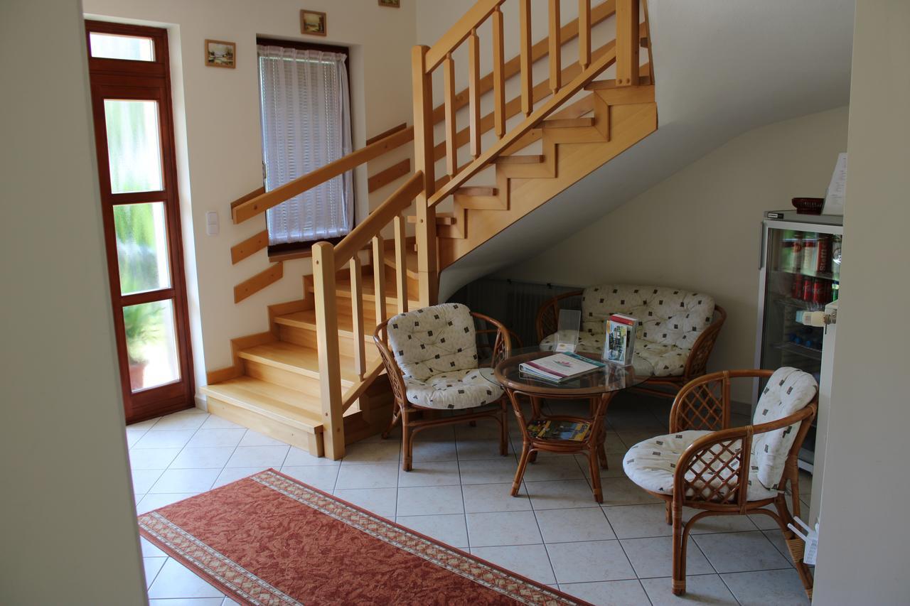 Erika Apartmanhazak Hévíz المظهر الخارجي الصورة